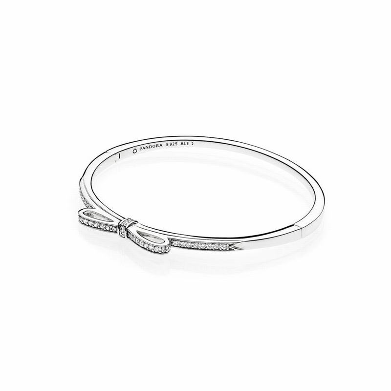 Pandora Australia Sparkling Bow Bangle Bracelet - Sterling Silver | VRWKHQ042